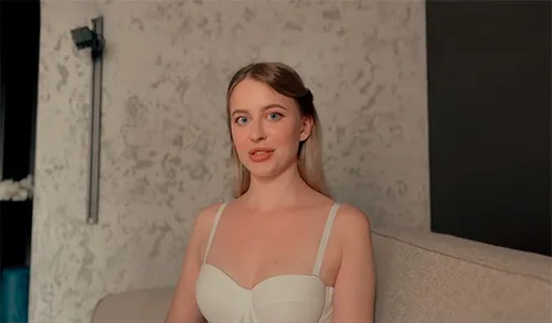 Красивая русская Милачка пристала ко мне, и вместо комплиментов я выдрал ее