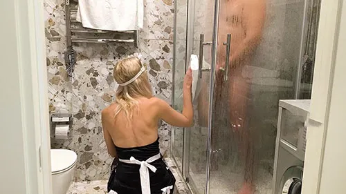 Моя новая горничная хорошо отполировывает мой инструмент