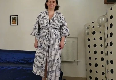 "Мне за 50, но у меня еще узкая щель!" - зрелка с висячими сиськами соблазняет меня